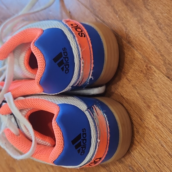 Adidas‎ Kids Shoes - Picture 2 of 4